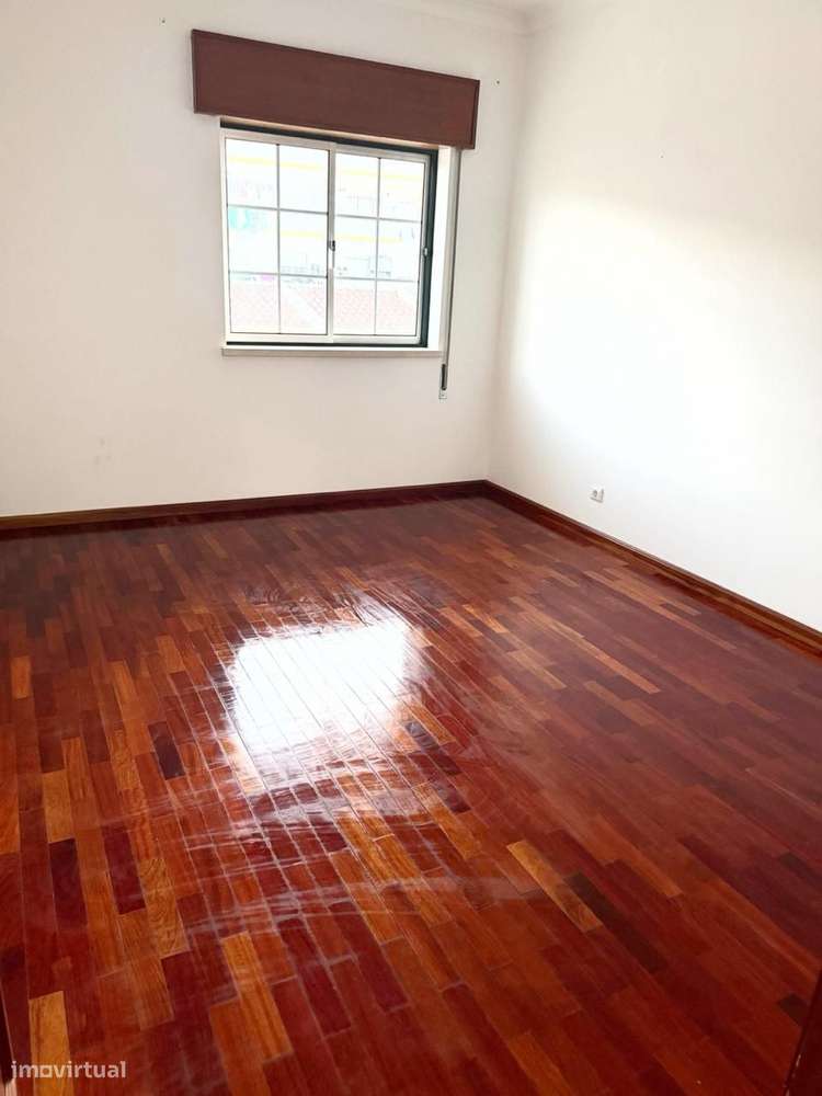 Oportunidade em Samora T3 com 146m² - perto novo aeroporto - Grande imagem: 5/16