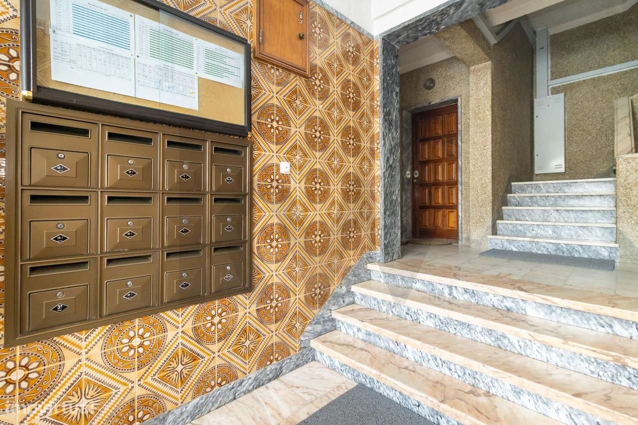 Apartamento T4 Duplex na Amora-49