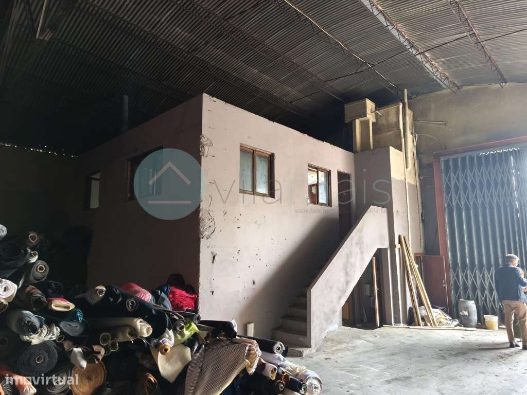 Armazém- 1.170 m² | Rua das Fábricas, Baguim do Monte - Grande imagem: 5/5