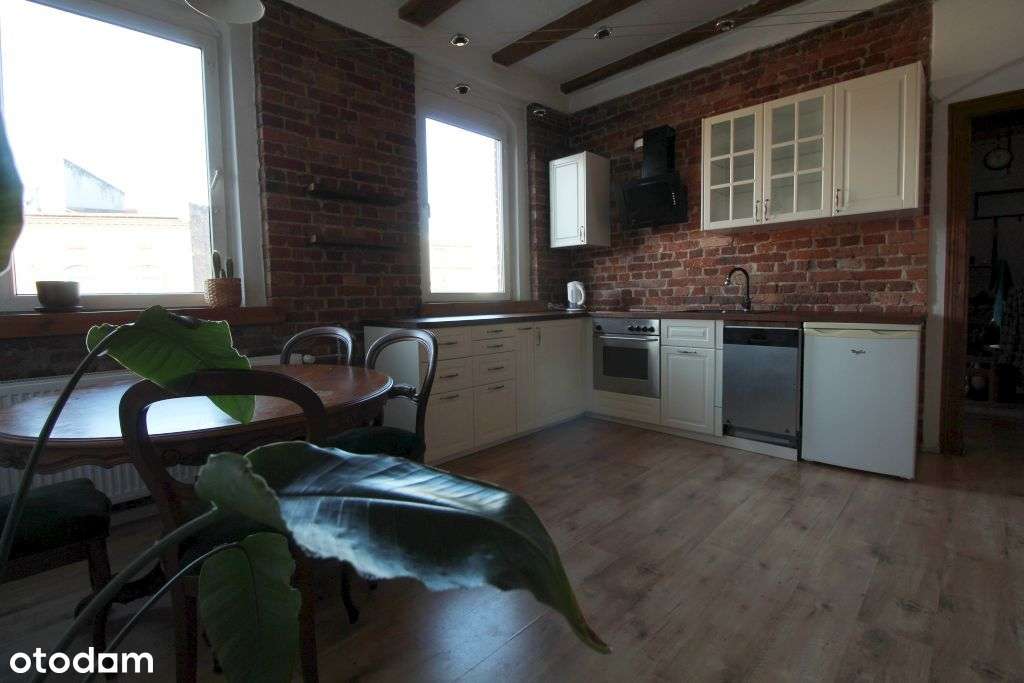 Klimatyczne, unikalne, gotowe mieszkanie w Chorzowie, CO miejskie-1