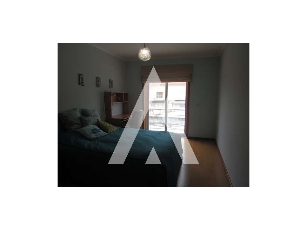 Apartamento T2 com Garagem Fechada no Centro de Esgueira - a 5 minu...-11