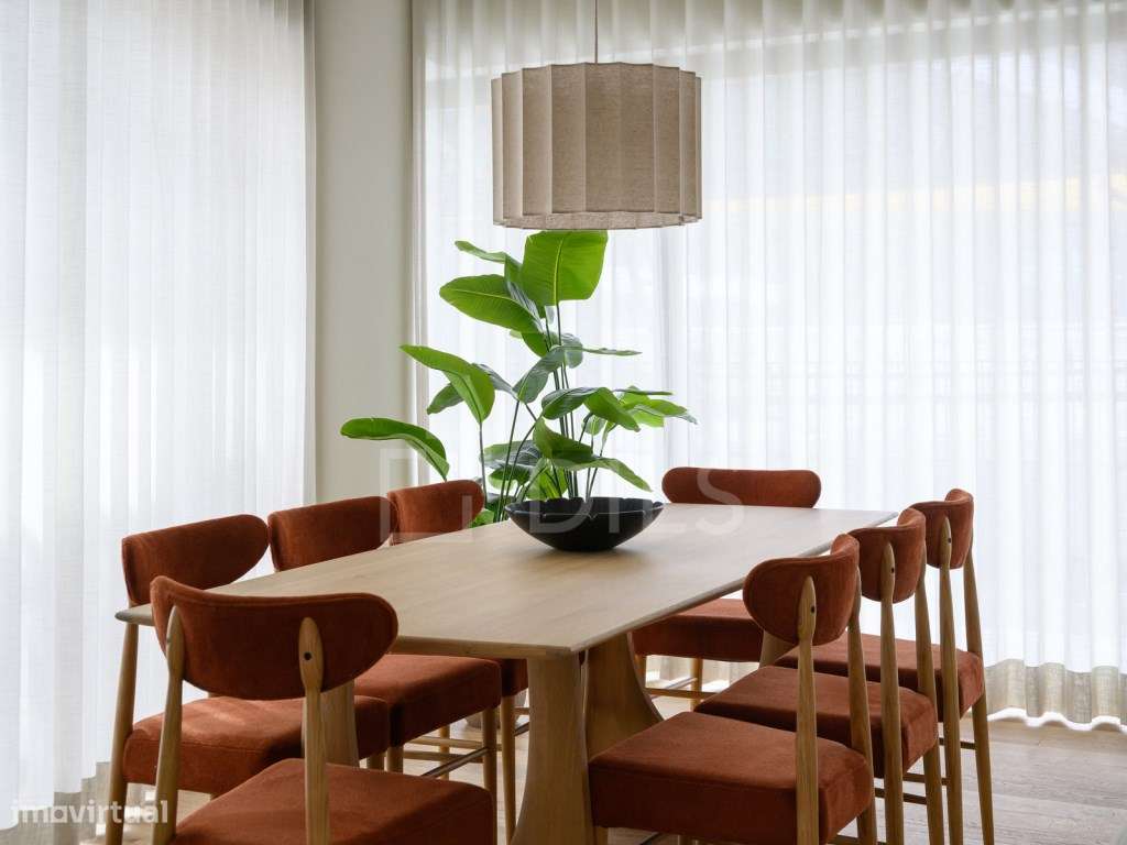 Apartamento T3 com varanda e estacionamento no Campo Grande - Grande imagem: 3/81