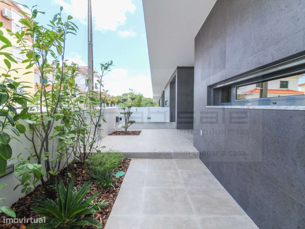 Moradia T4 em condomínio fechado em Loures, com piscina!-5