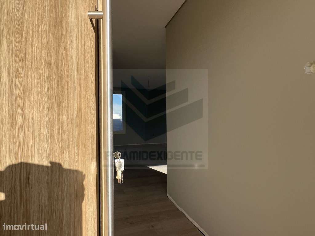 Moradia Isolada Quase Pronta! Garagem, Lavandaria, 55m2 - Grande imagem: 4/23