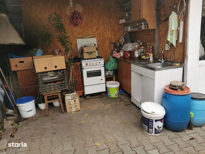 Casa plus 200 mp teren zona Brestei-16