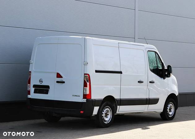 Nissan NV400 - 11