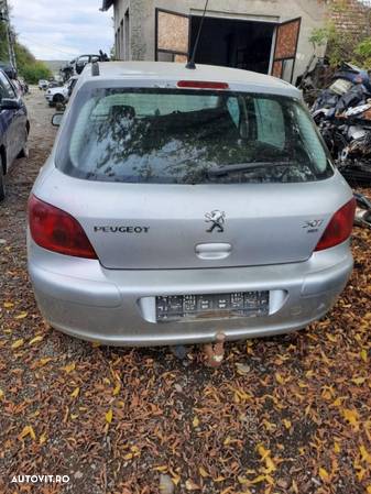 Dezmembrez Peugeot 307 - 3