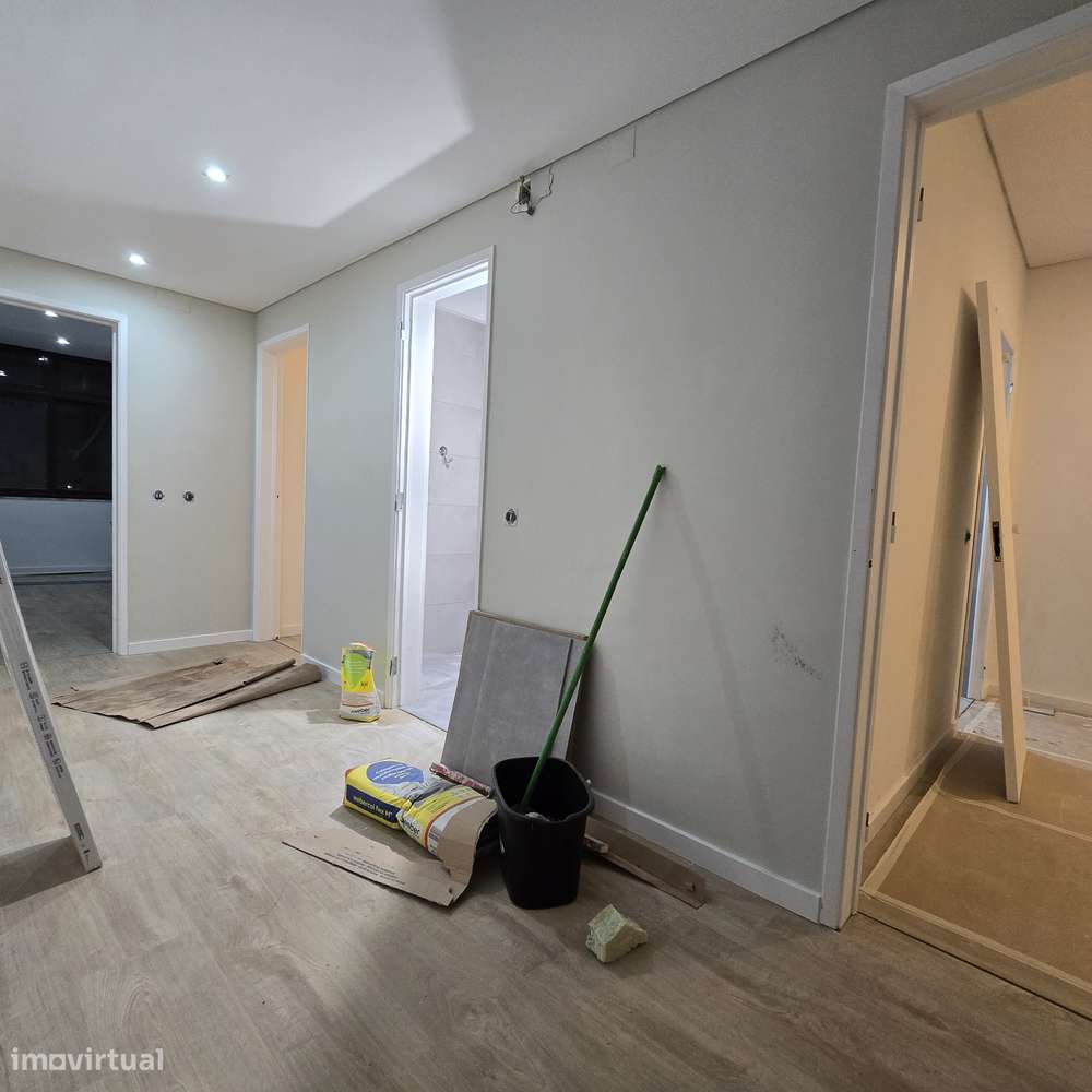 T3 MONTALVÃO Remodelado c/varanda-15