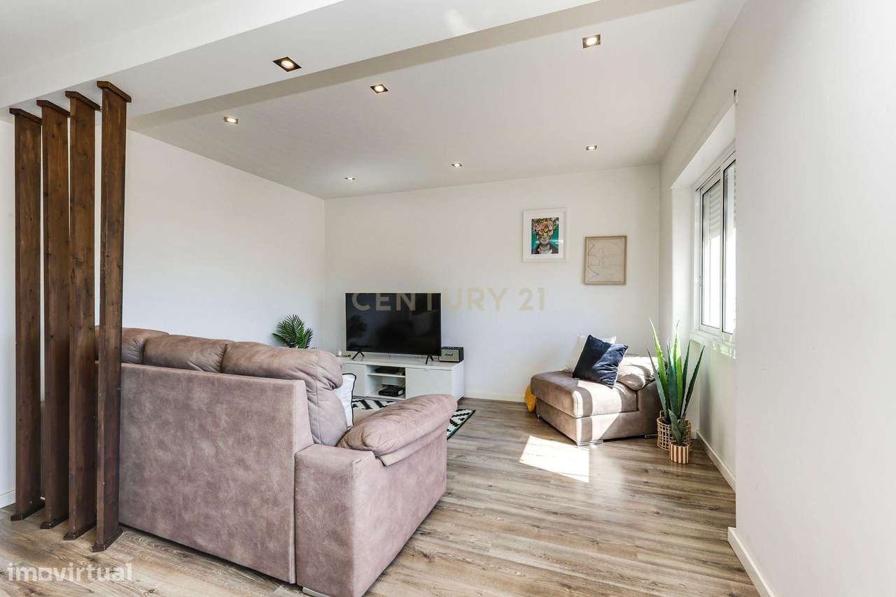 Apartamento T2 Remodelado | Vista Desafogada | Damaia de Cima – Próxim - Grande imagem: 5/22