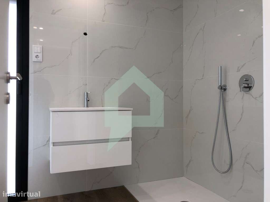 Apartamento T3, como novo, em Barcelos.-10