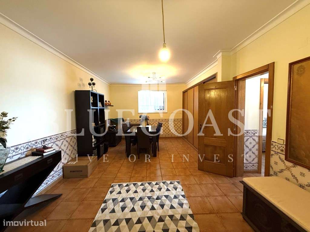 Moradia V4 com 3 Pisos - Espaço e Conforto-46