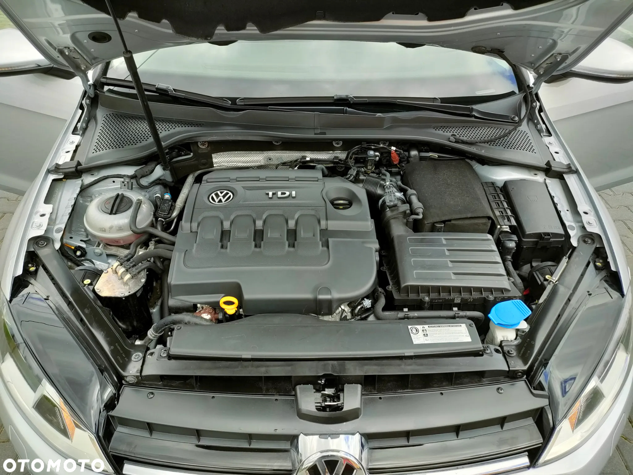 Volkswagen Golf 1.6 TDI BlueMotion Technology Comfortline - 20