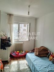 Apartament 3 camere, zona BCR Primaverii