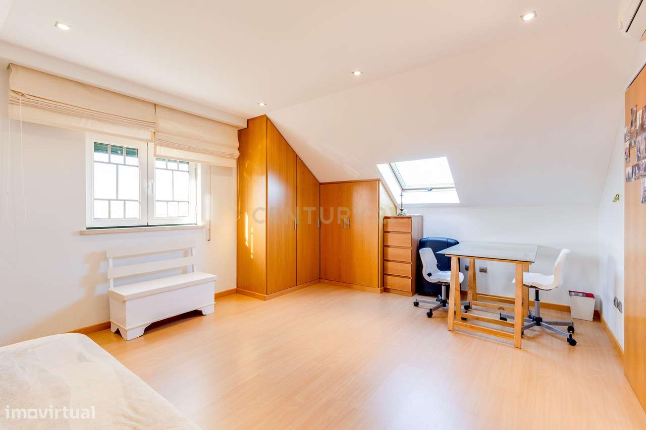 Luxuosa Moradia T 5 com Vista Panorâmica em São Simão de Litém, Pombal-38