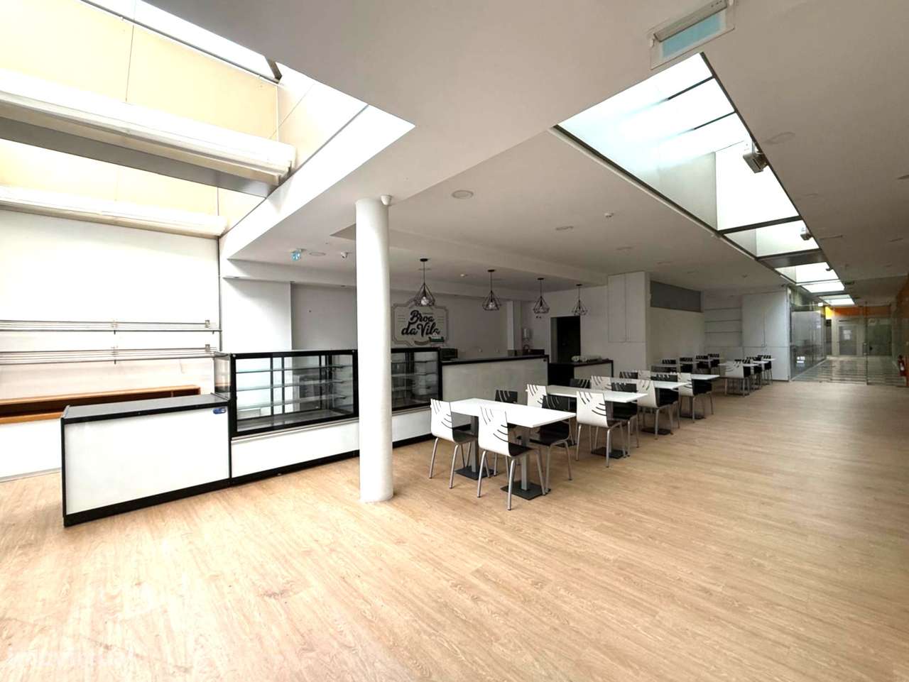 Estabelecimento comercial em Esmoriz-10