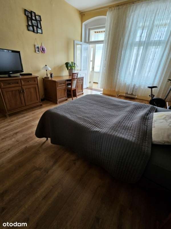 Przestronne mieszkanie na pierwszym piętrze - Pełny obrazek: 5/15