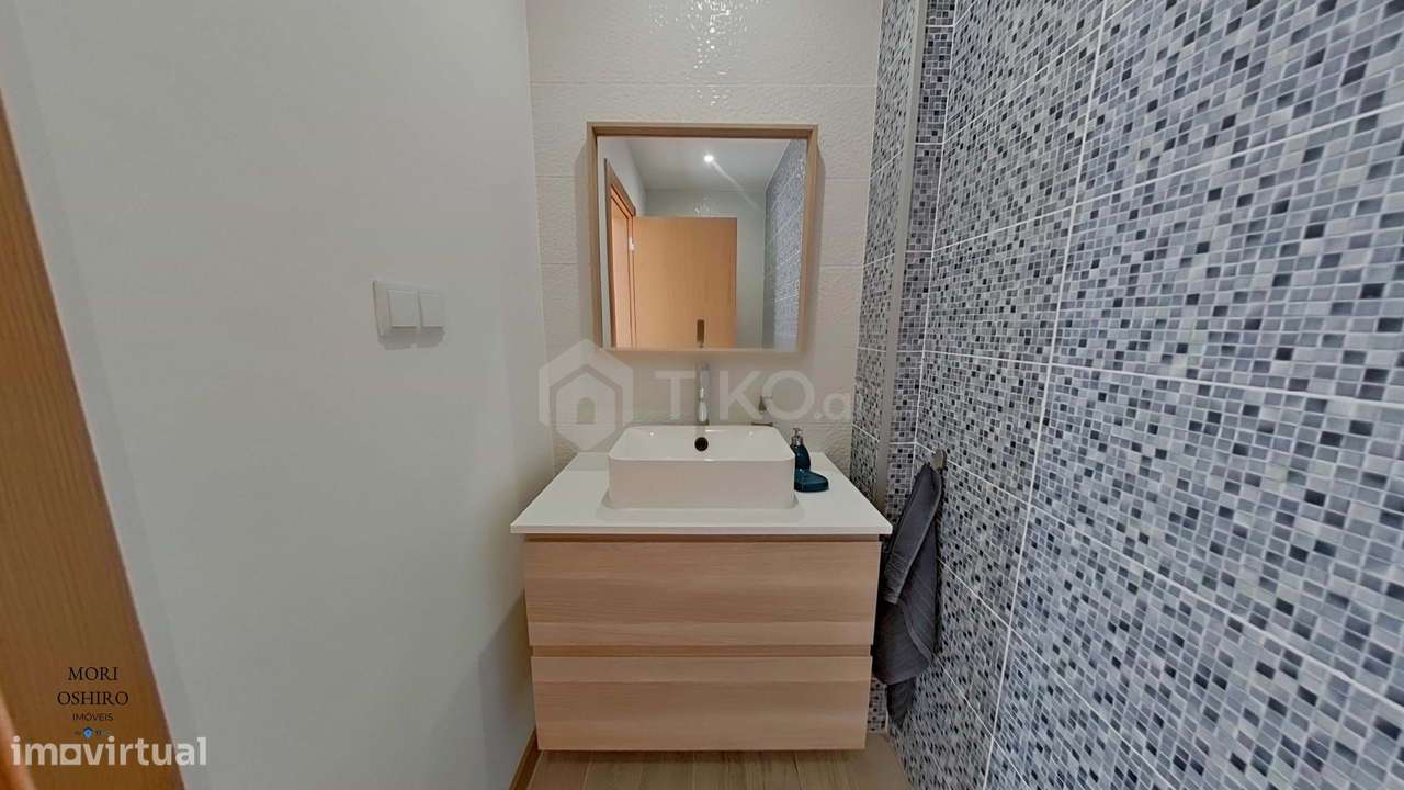 MORADIA T4 218M² EM TERRENO 1.044M² COM PISCINA EM CONDOMÍNIO GOLFE SA-39