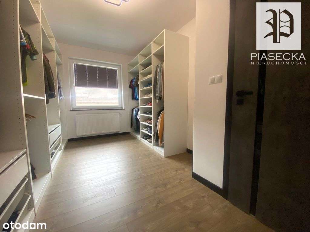 Dom do zamieszkania z tarasem, ogrodem i garażem-18