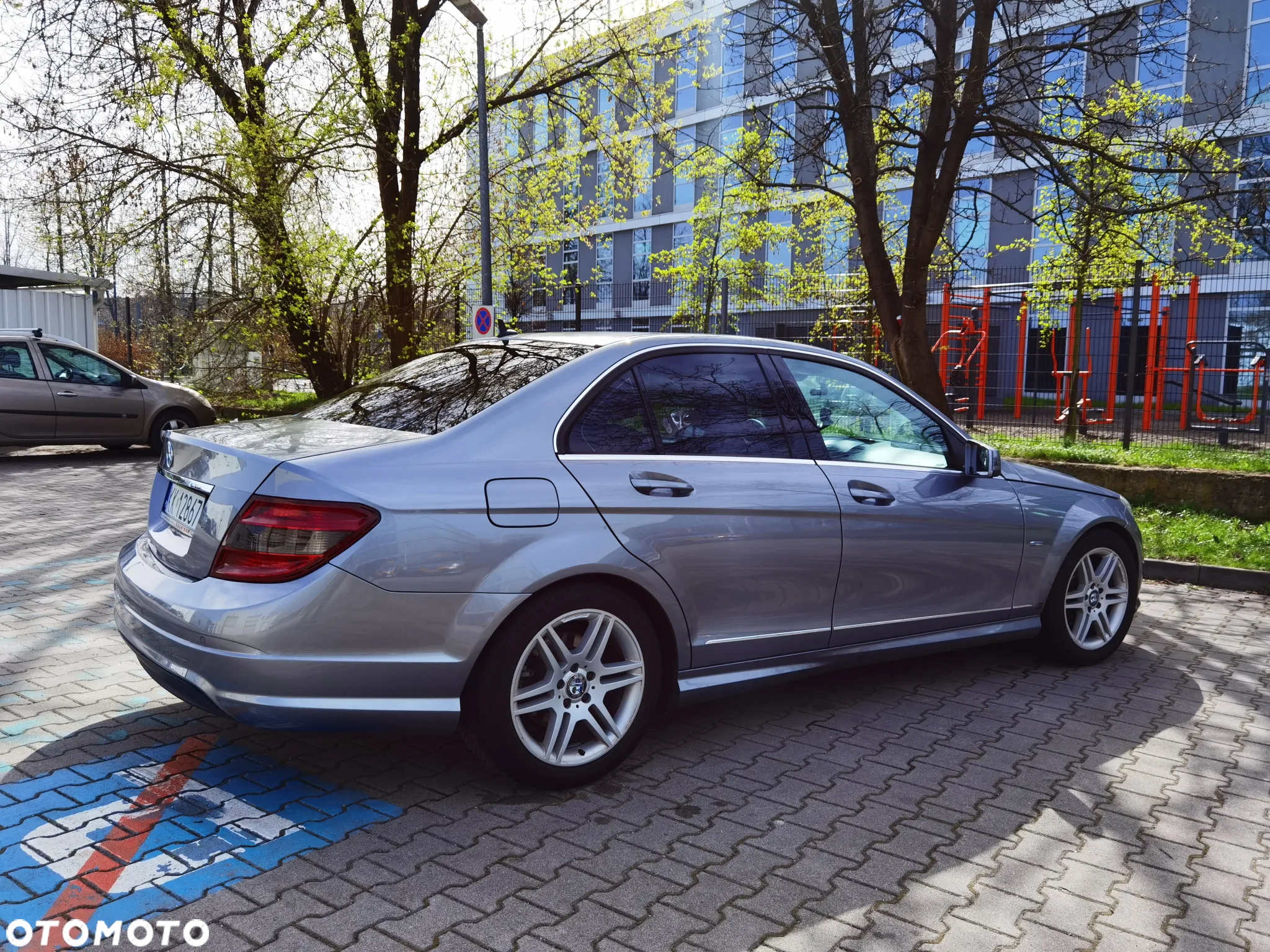 Mercedes-Benz Klasa C 180 BlueEFFICIENCY 7G-TRONIC Avantgarde - 4