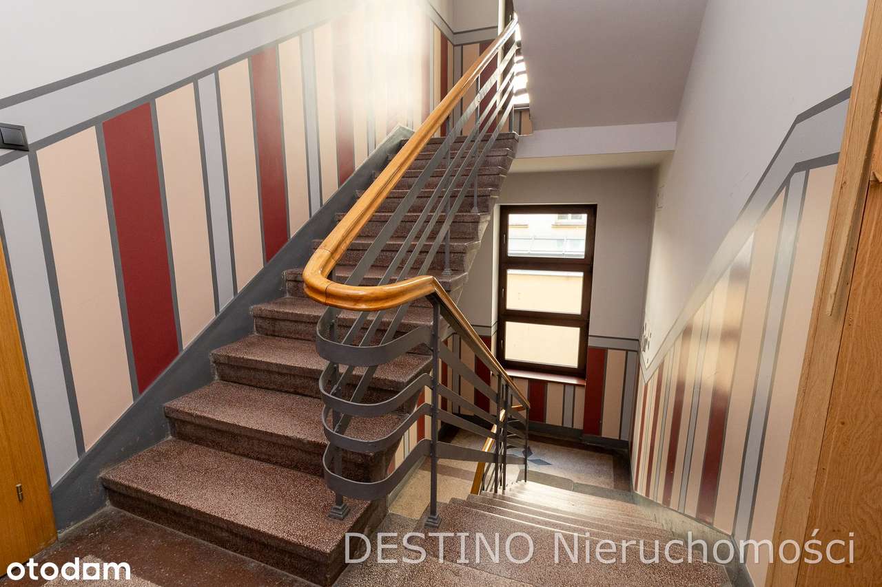 Na sprzedaż: Przestronne, klimatyczne mieszkanie w sercu miasta-11