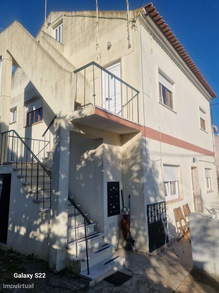 Moradia com 4 frações 2xT3 2 2x T2, terreno vista de rio e natureza-9