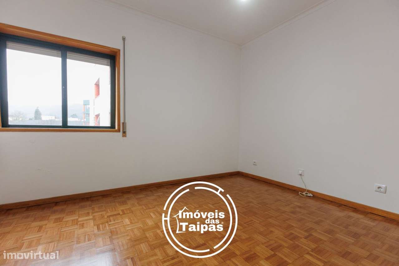 Vende-se T2 Junto às Escolas - Caldas das Taipas-15