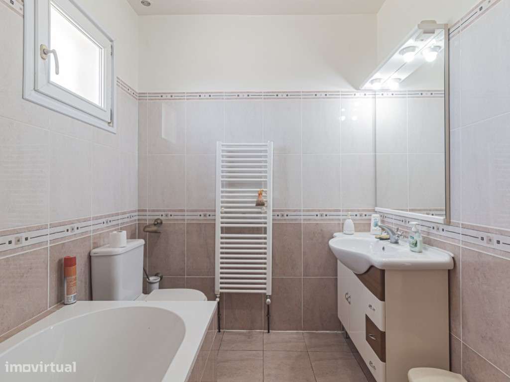 Moradia T5 Isolada com Piscina e Vista Mar-20