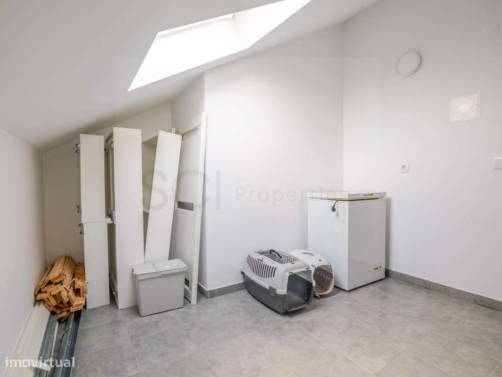 Apartamento T2 Garagem e Arrecadação Sobreda-31