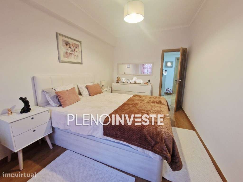 T2 com boas áreas em Paio Pires-9