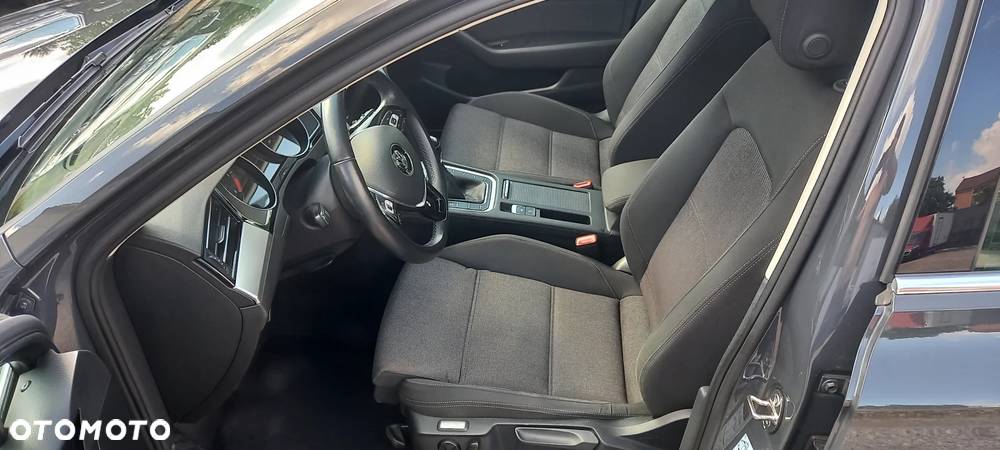 Volkswagen Passat 2.0 TDI BMT Comfortline - 15