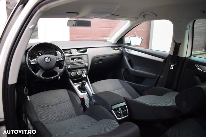 Skoda Octavia Combi 2.0 TDI Ambition - 8