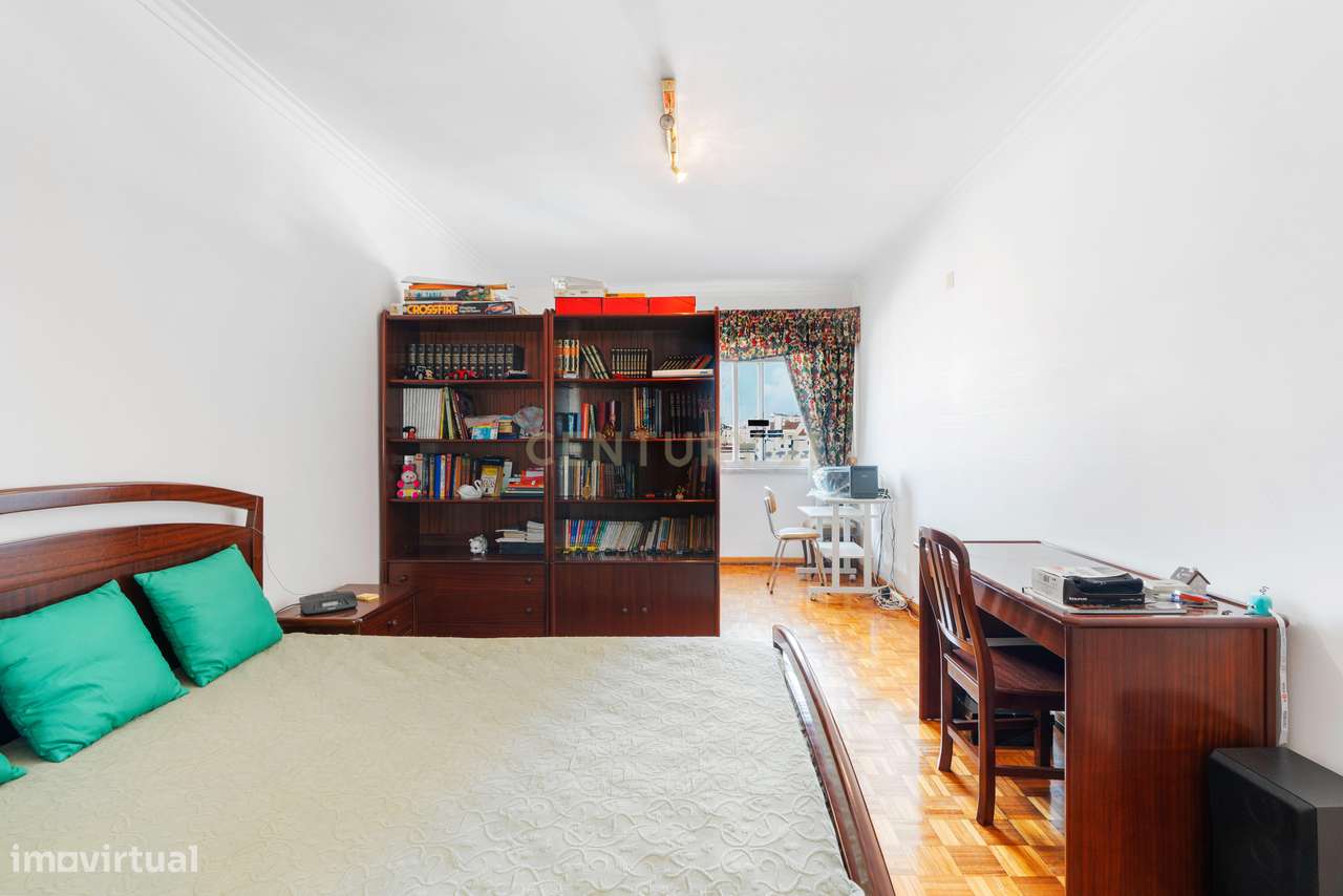 Apartamento T2 com varanda e vista desafogada-9