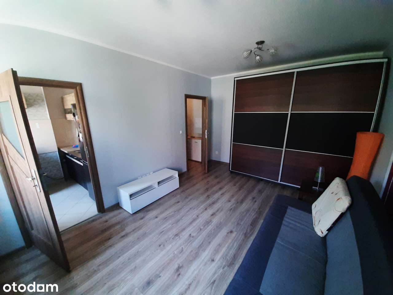 Plac Grunwaldzki - kawalerka z osobną kuchnią-3