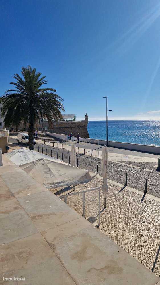 Prédio no Centro de Sesimbra – A 2 Minutos da Praia do Ouro - Grande imagem: 2/12