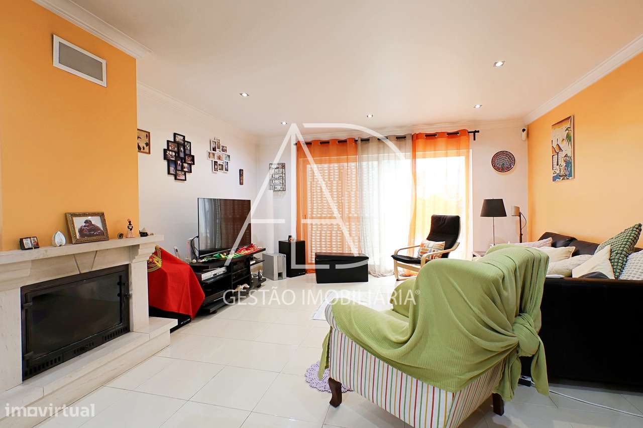Moradia T3+2 em Sesimbra (Castelo)-5