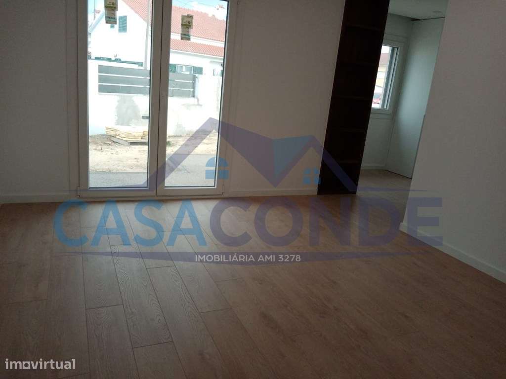 Moradia Isolada Duplex C/Piscina-17