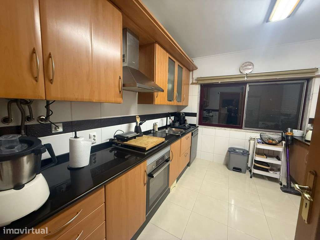 T2 com Garagem, Arrecadação e Elevador | Casal da Mira - Amadora - Grande imagem: 4/32