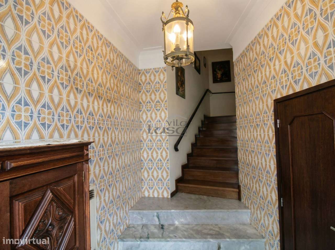 Moradia T4 Carvalhido, 2 garagens e pequeno quintal - Grande imagem: 3/14