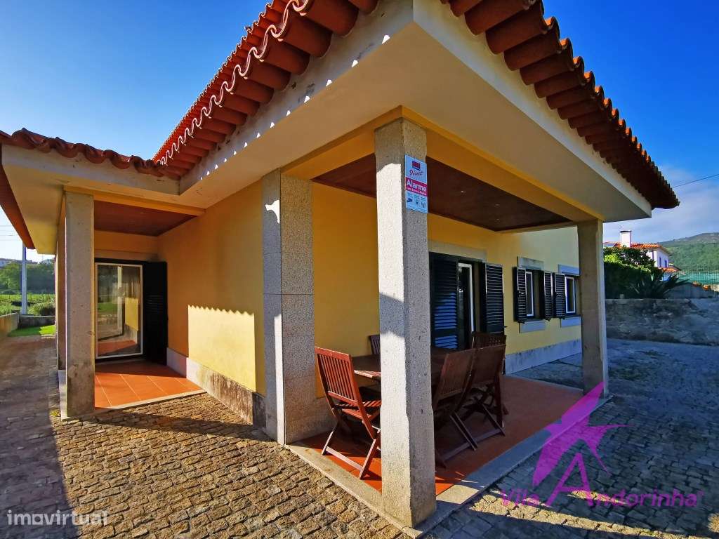 Moradia T4 Independente a 5 minutos da praia e do centro-29