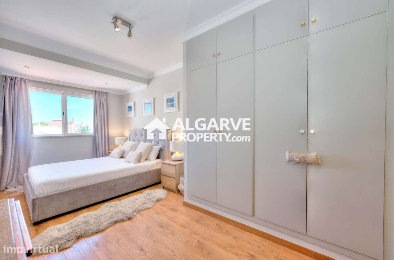 Bonita moradia V4 dentro do campo de golfe e perto de todas as comodid-17