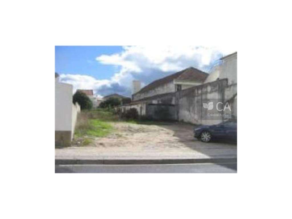 Terreno urbano com capacidade construtiva - Grande imagem: 3/5