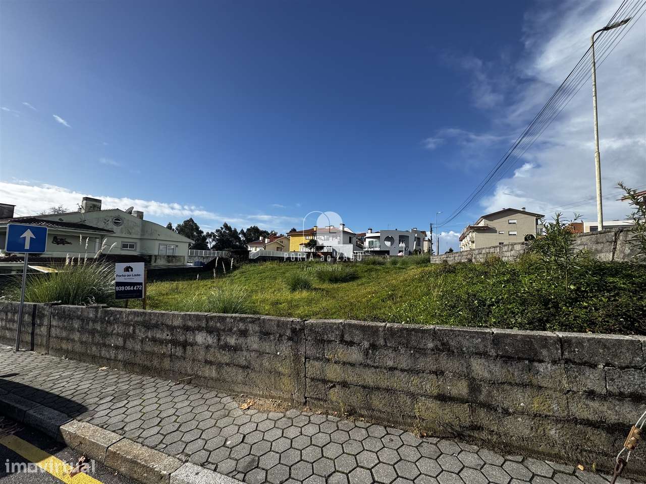 Oportunidade Única em Perosinho — 2 Lotes para Construção de Moradias - Grande imagem: 1/14