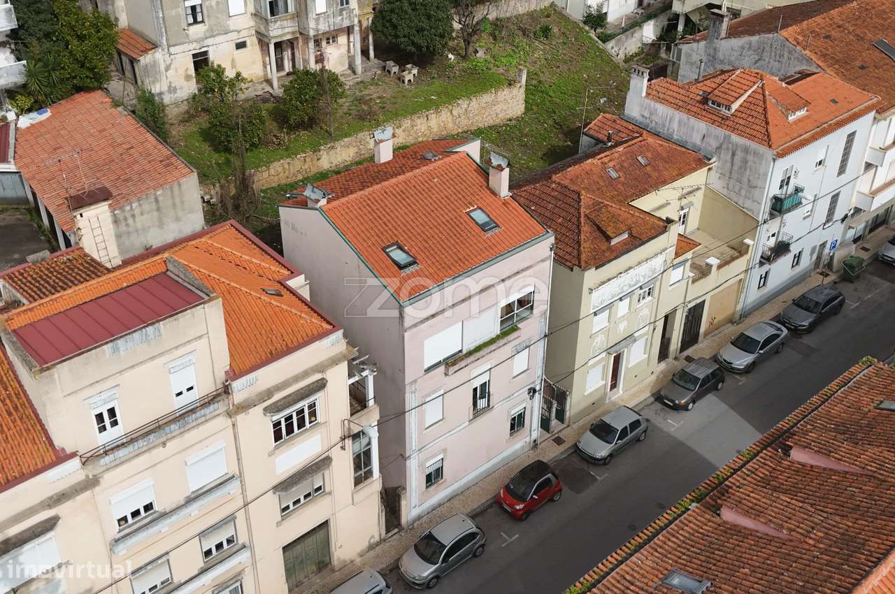 Prédio composto por dois apartamentos | Guerra Junqueiro | Coimbra-53