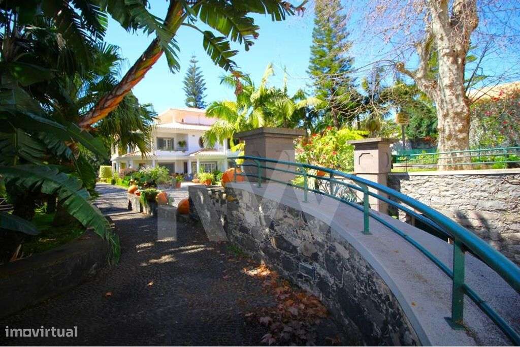 Esplêndida casa, ( 6 suites grandes), 4 salas grandes, 9 WC, cerca de - Grande imagem: 2/60