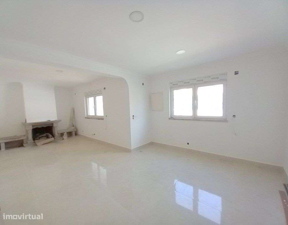 Vivenda Remodelada em Foros de Amora - Grande imagem: 3/21