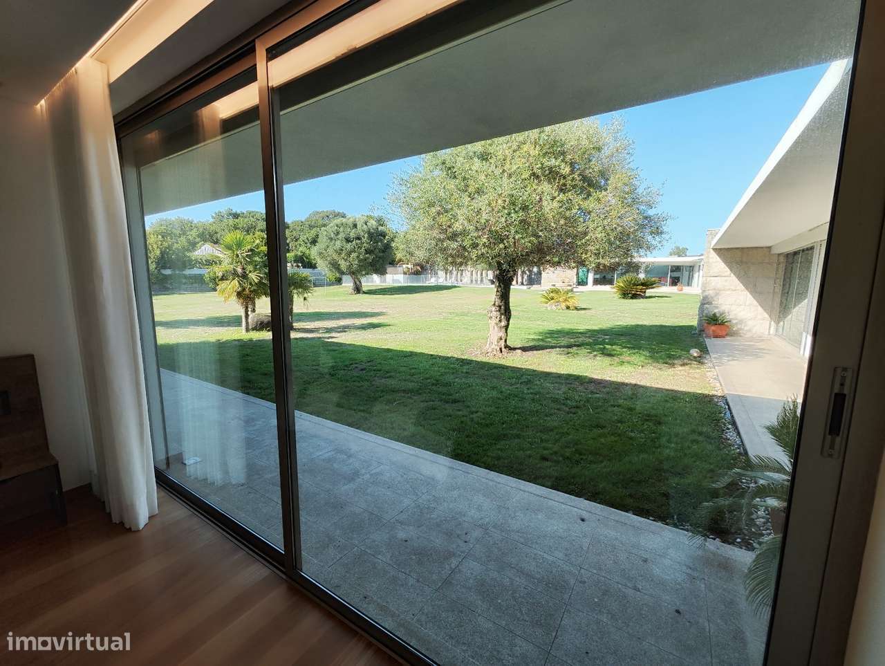 Vende-se moradia de luxo-44