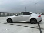 Lexus IS 300h - 3