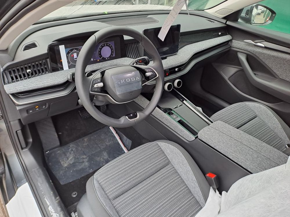 SKODA SUPERB 2.0 TDI 193KM DSG 4X4 DRIVE, fabryczny hak, od ręki