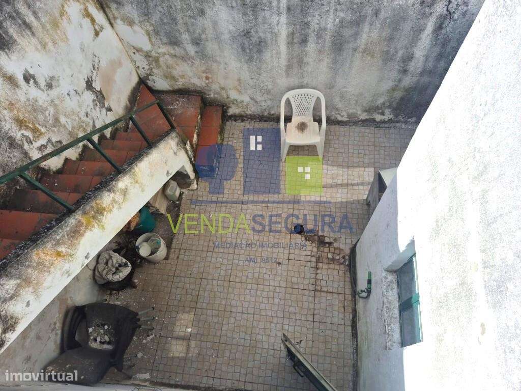 Moradia R/C T2 com Quintal e Terraço | Zona da Salúquia | Moura-7