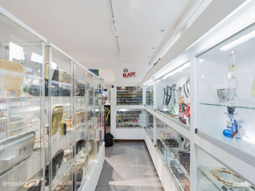 Loja | Oportunidade única em Espinho - Grande imagem: 4/52